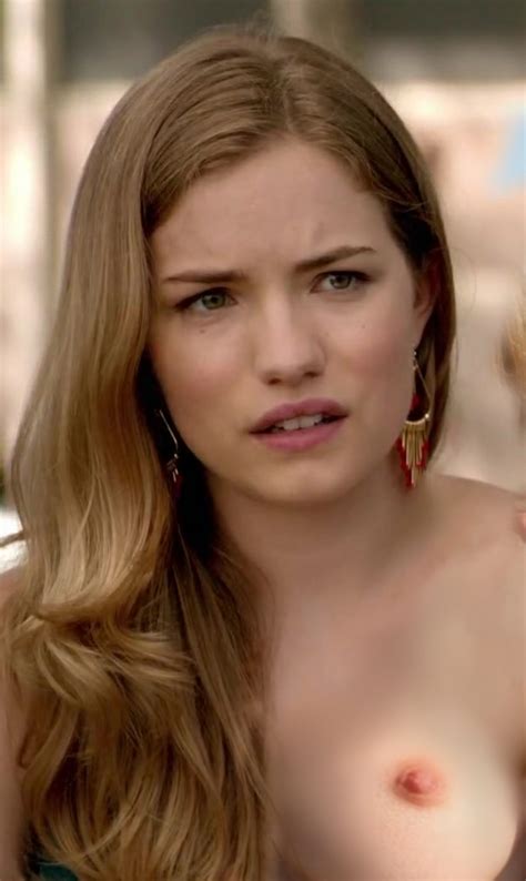 Post 2890838 Emma Duval Fakes Scream Tv Series Willa Fitzgerald