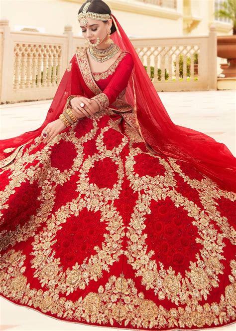 Pin by زهرة القصر on Lehengas in 2021 Indian bridal outfits Red