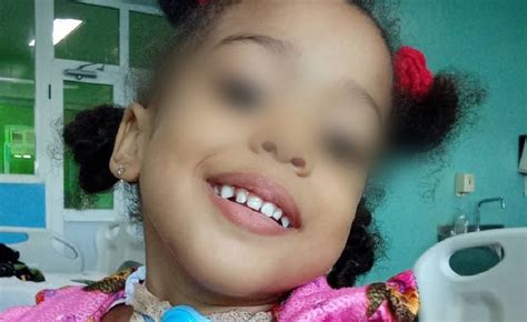 Piden ayuda para una niña cubana que fue víctima de negligencia médica