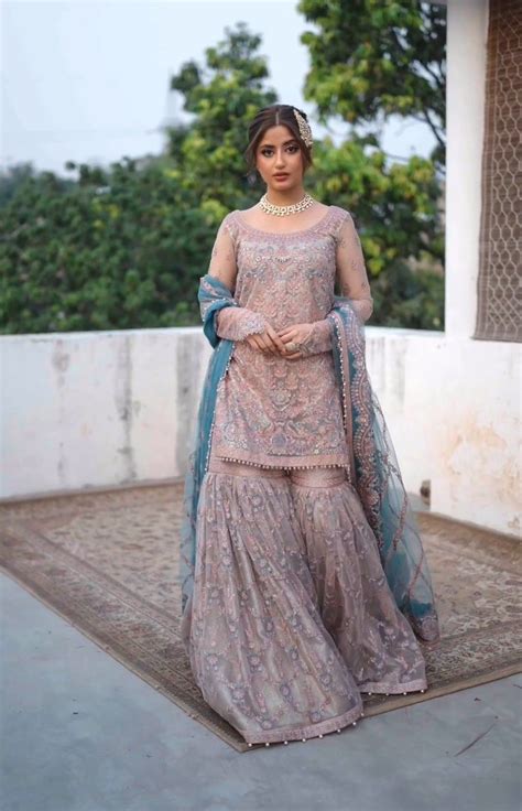 Pin By Mamoona Qayyum On Nikkah Brides Boutique Style Dresses Simple