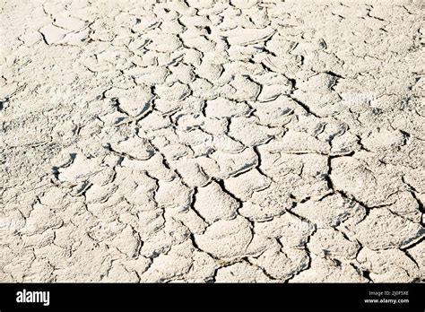 Suelo Seco Y Agrietado Fotograf As E Im Genes De Alta Resoluci N Alamy