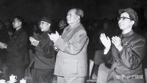 1971年，江青为林彪拍下最后一张半身免冠照，林彪摘帽子很不情愿 知乎