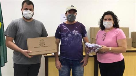 Assistência Social De Nova Trento Continua Realizando A Entrega Dos Uniformes E Kits Escolares