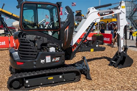 bobcat launches platinum package      equipment world