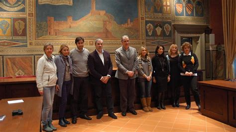 Gli Studenti Guidano I Turisti Tra Le Bellezze Di San Miniato