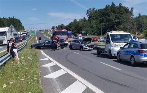 Wypadek w Brzezinach w powiecie kieleckim Trasa numer 73 była