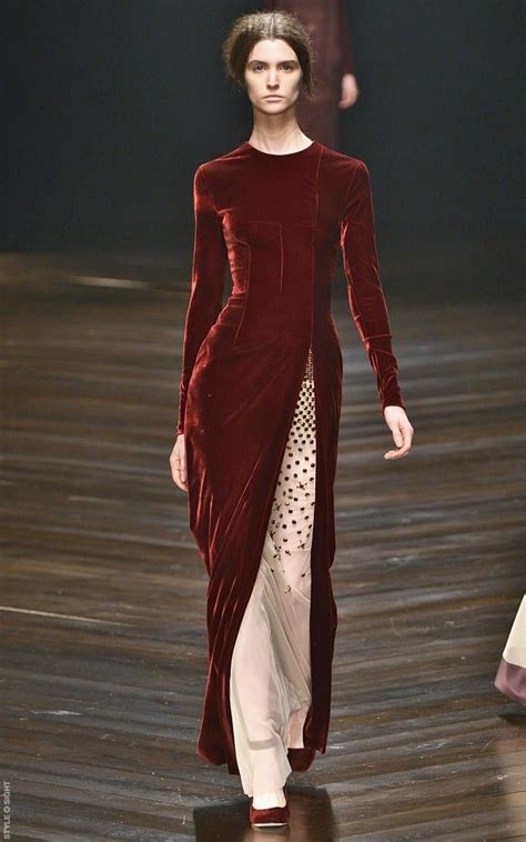 Pin by Лера on Одежда | Couture fashion, Fashion outfits, Fashion dresses