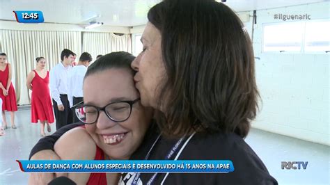 Professora D Aulas De Dan A H Anos Para Alunos Da Apae De