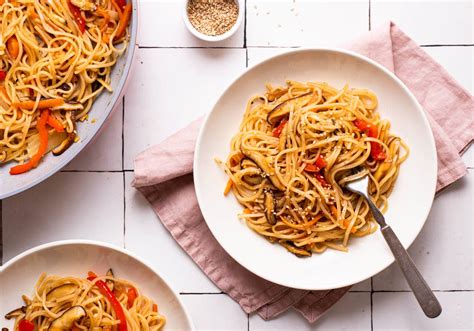 Stir Fried Noodles with Vegetables - The New Baguette