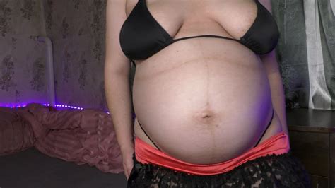 Moglie Incinta Puttana In Bikini E Perizoma Che Va In Un Night Club