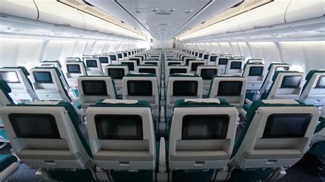 Airline Profile: Aer Lingus - Air Travel Analysis