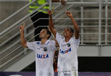 Jogadores Do Vasco Batem Boca Por Causa Da Troca De Camisas No Fim Do