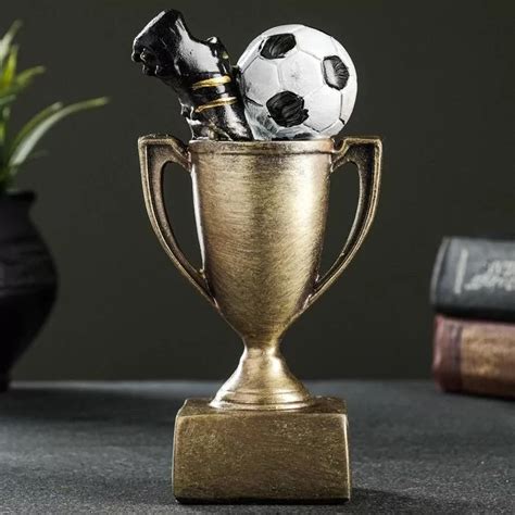 Купить недорого Кубок Футбольный: сувенирные значки, награды от «Medal.kz»
