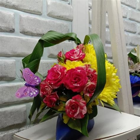 Туфелька синяя | Floral wreath, Floral, Wreaths