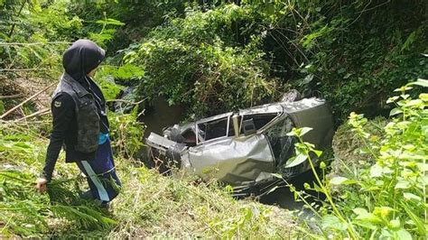 Ini Penyebab Mobil Berpenumpang Satu Keluarga Terjun Ke Jurang Di