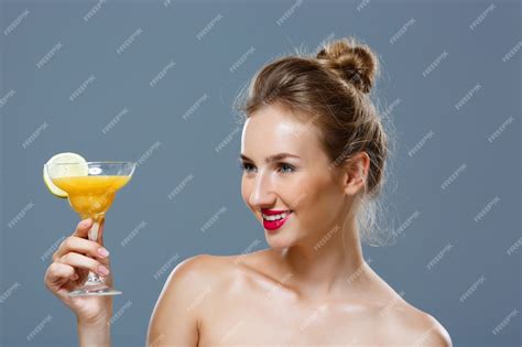 Free Photo Beautiful Blonde Woman Smiling Holding Cocktail