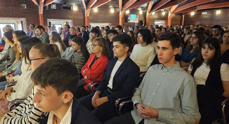 La Junta Entrega Los Premios Extraordinarios De Educaci N A Alumnos