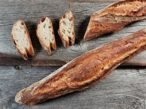 Französisches Baguette selber backen Rezept für zu Hause