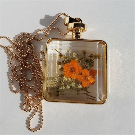 Real Dried Flower Necklace Pressed Dry Wildflower Pendant Etsy