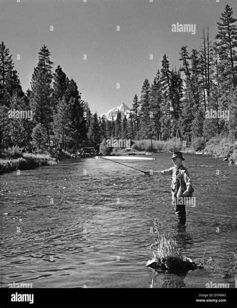 Fly Fishing On The Metolius River Oregon Stock Photo Alamy