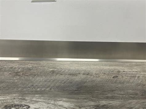 METAL BASE - ALUMINUM BASE - Metallic Moldings