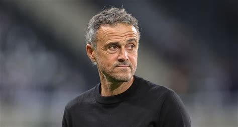 Luis Enrique Psg Le Football Est Un Jeu Derreurs Pour Tous