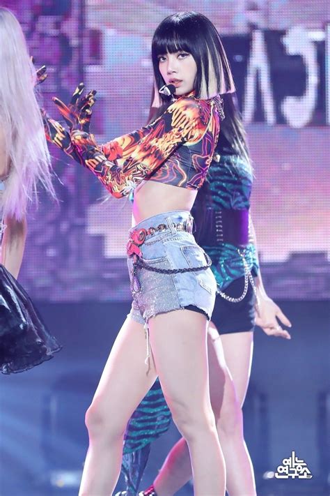 Pin By Yūki On 리사ღ Lisa Blackpink Lisa Lisa Outfits Blackpink Fashion