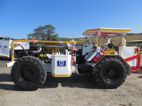 BIRD MACHINES | HAULERS / TRACTORS