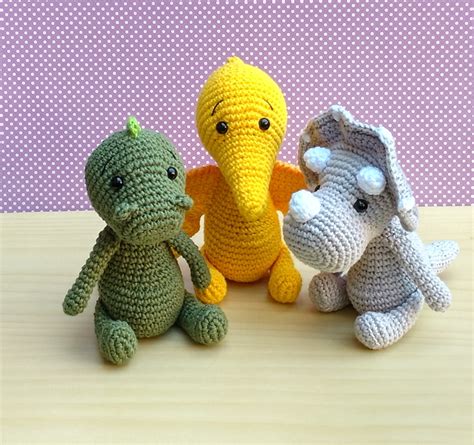 Kit dinos t rex pterodáctilo e triceratops amigurumi Elo7