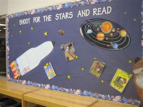 Bulletin Board Idea - Space bulletin board (reading) | Reading bulletin ...