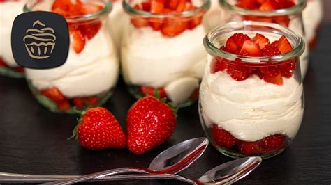 Vanillecreme Mit Erdbeeren Im Glas Leckeres Dessert YouTube