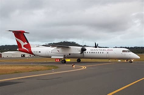 Central Queensland Plane Spotting Qantaslink Dash 8 Q400 Vh Qoc In New Qantas Colours Pops Into