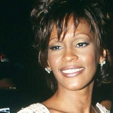 Pin By Darnell Eason On Whitney Houston Whitney Houston Whitney