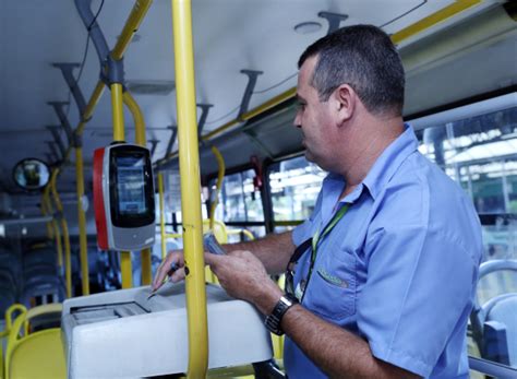 Projeto que propõe retorno de cobradores aos ônibus começa a tramitar ...