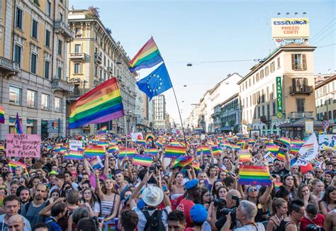 Raid Omofobo Al Ristorante Coppia Gay Insultata E Picchiata