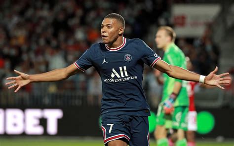 L Équipe Real Madrid doet bod van 160 miljoen euro op Mbappé