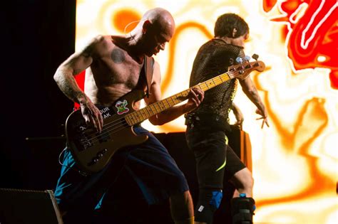 Red Hot Chilli Peppers incendeia a noite show histórico Jornal de Brasília