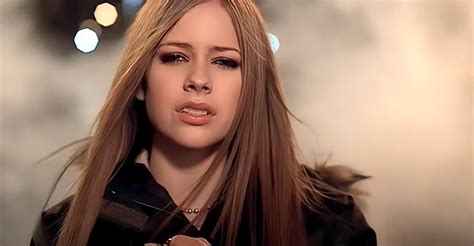 Behind the song: ''I'm with You'' by Avril Lavigne