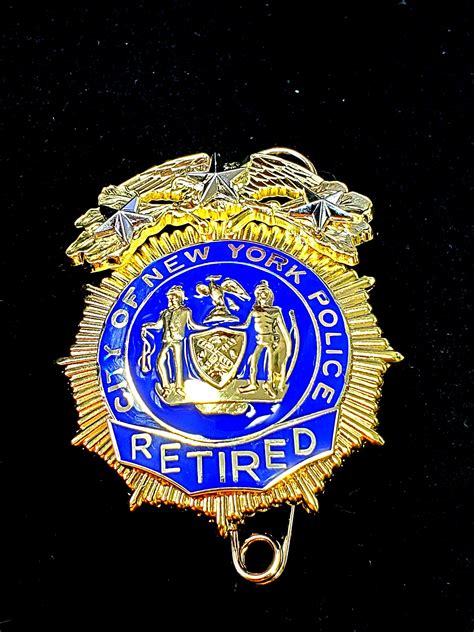 New York NYPD Ranking Officer Retired - COLLECTORS-BADGES.COM