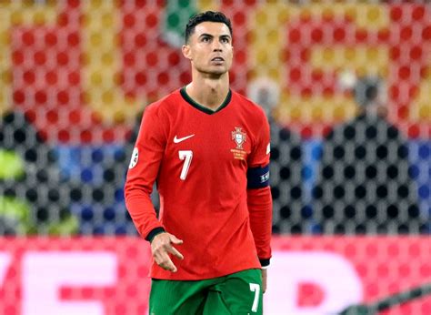 Gagal Juara Euro Cristiano Ronaldo Pensiun Dari Timnas Portugal