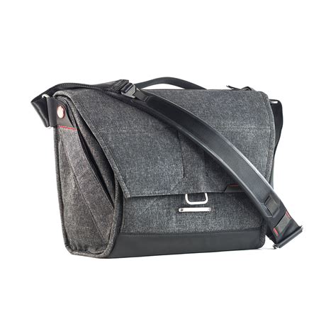 Peak Design Everyday Messenger Bag 13" Charcoal - Fujishop ID