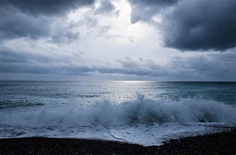 Maltempo Pioggia E Forte Vento In Sicilia Isole Eolie Isolate Radio