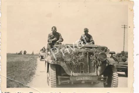 FOTO WK II Wehrmacht Soldaten Fahrzeug Kolonne WH 632759 Tarn Ostfront