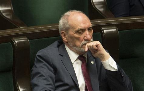 Macierewicz Propaganda Filmowa Ma Charakter Agresji