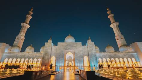 Premium Photo The Sheikh Zayed Grand Mosque At Night