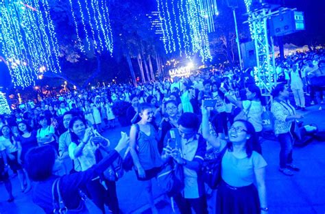 In Photos Festival Of Lights Show At Ayala Triangle Gardens Back For