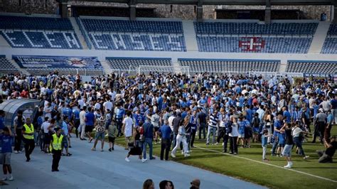 Belenenses Multado Por Invas O De Campo Dos Adeptos Relat Rio Do