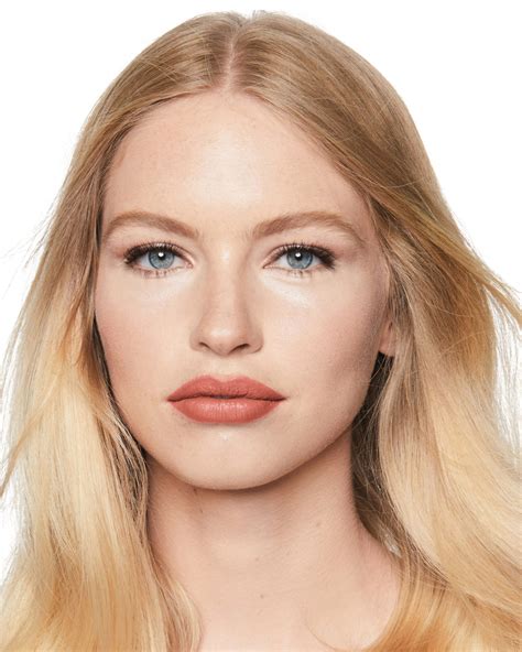 Charlotte Tilbury Look Of Love K I S S I N G Lipstick Nude