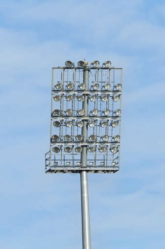 Lampu Stadion Foto Stok Unduh Gambar Sekarang Baja Berkilau