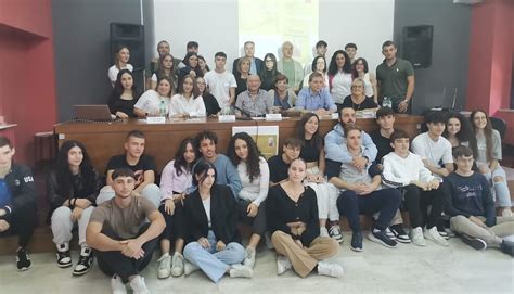 Incontri D Autore All Istituto Gasparrini Di Melfi Presentato Libro